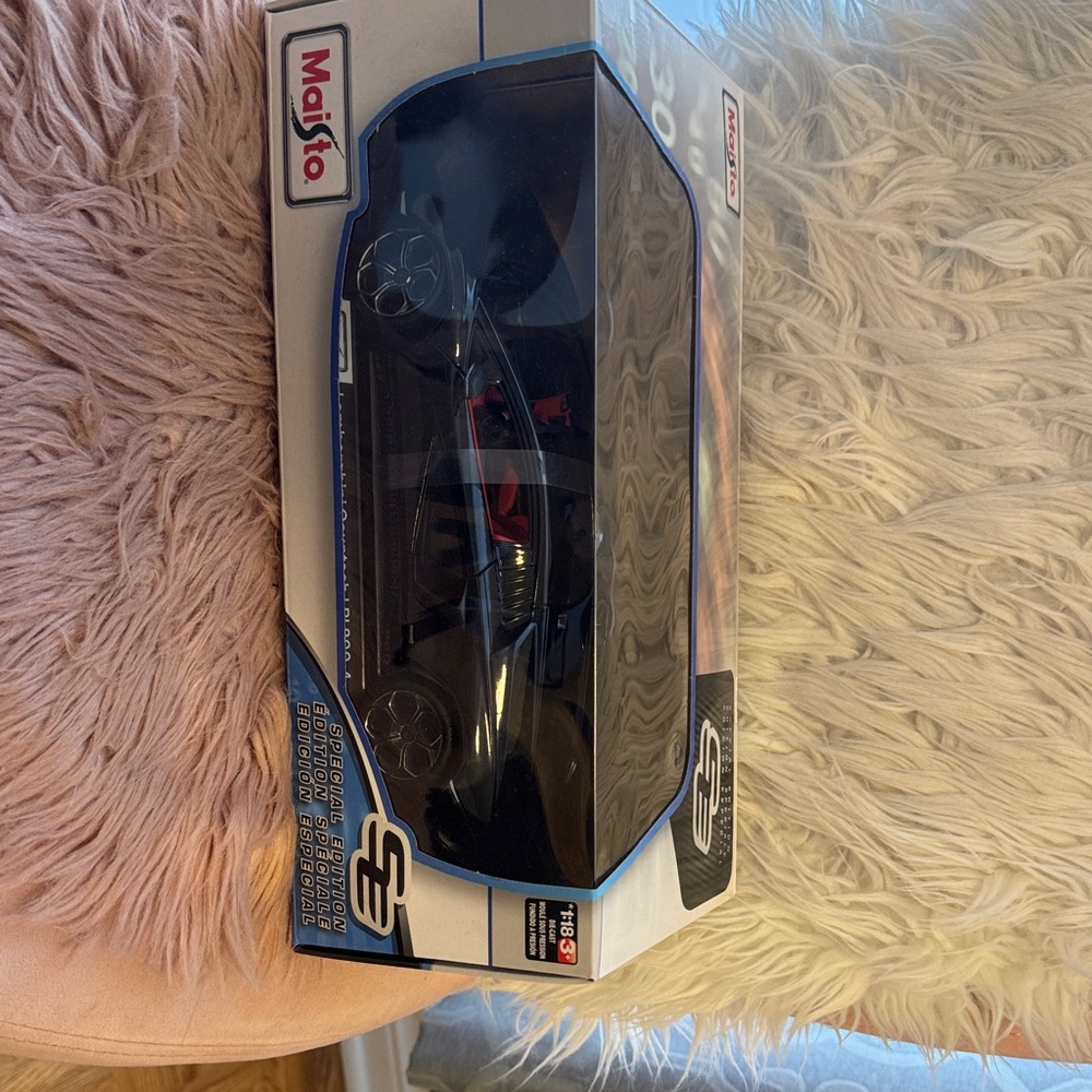 Maisto Lamborghini Countach Diecast Model